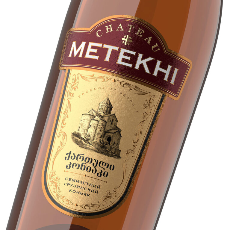 дизайн коньяка Chateau Metekhi в грузинском классическом стиле с гравюрой храма