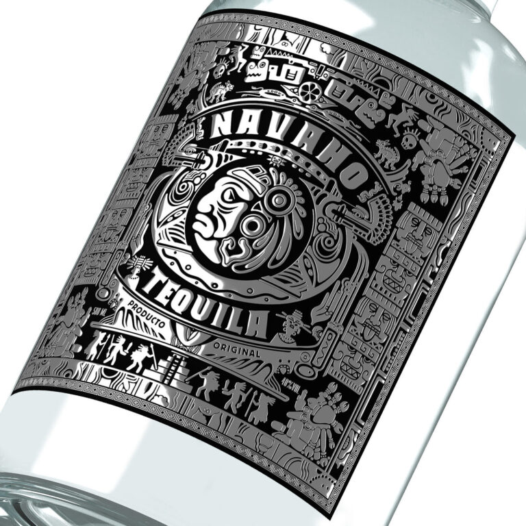 дизайн этикетки текилы NAVALO с этническим орнаментом и гравировкой